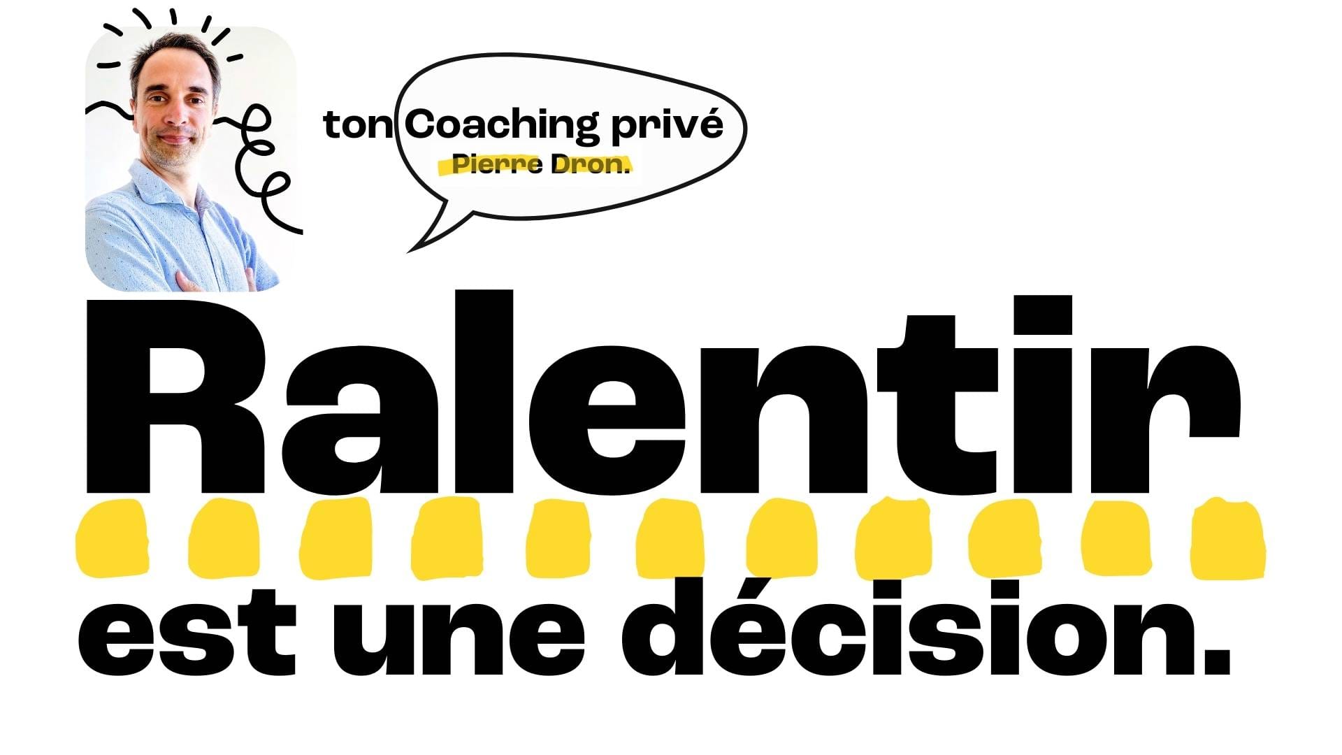 Image typographique avec la phrase « Ralentir est une décision », thème entrepreneuriat, clarté stratégique et rythme de travail.